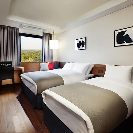 Ramada By Wyndham Gunsan Hotel Екстериор снимка