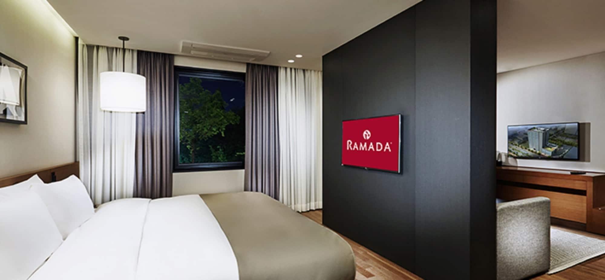 Ramada By Wyndham Gunsan Hotel Екстериор снимка