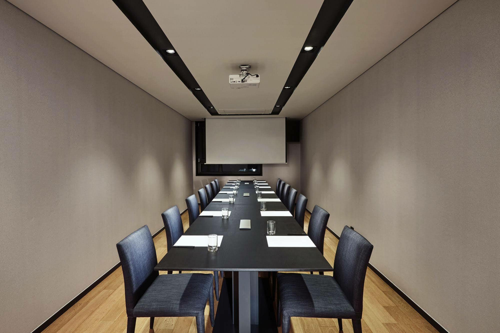 Ramada By Wyndham Gunsan Hotel Екстериор снимка