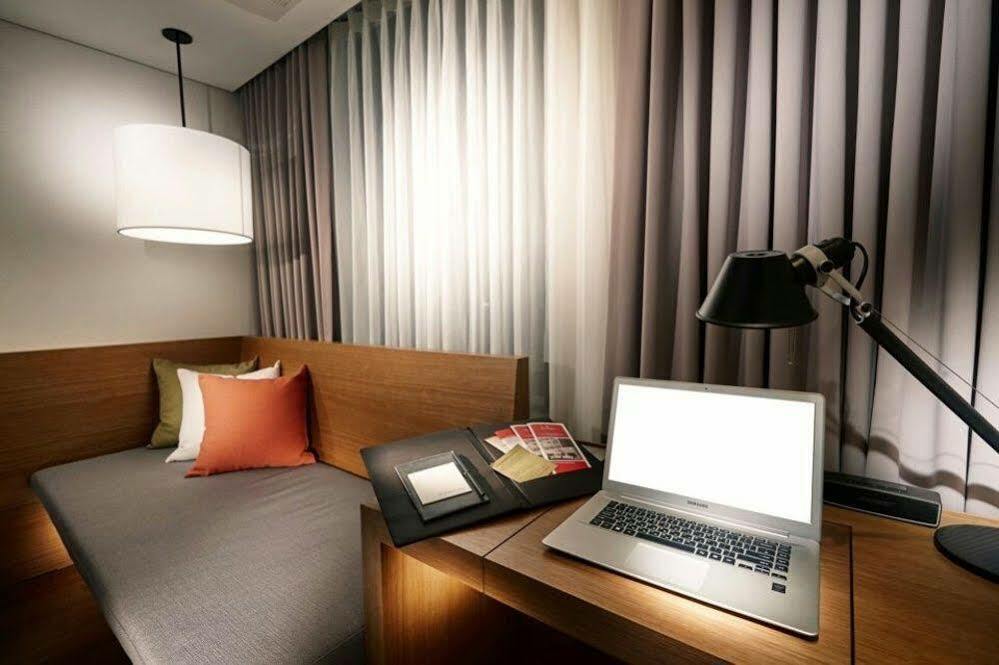 Ramada By Wyndham Gunsan Hotel Екстериор снимка